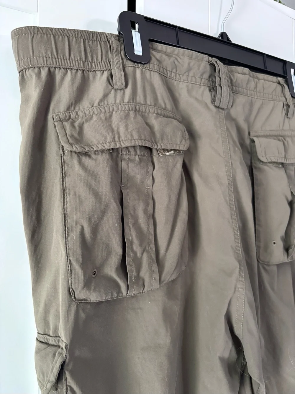 Men's Northface Cargo Hiking Pants in Olive Green